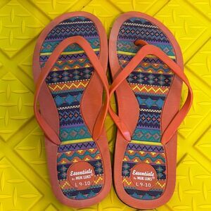 Essentials by Muk Luks Women’s Coral Pink Flip Flop Sandals Size L 9-10
